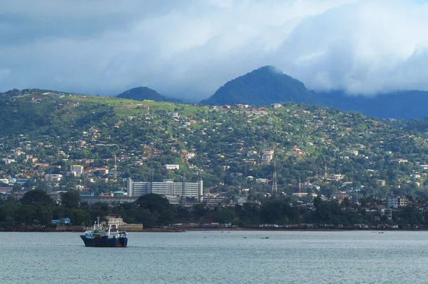 Freetown o porto de sierra leone — Fotografia de Stock