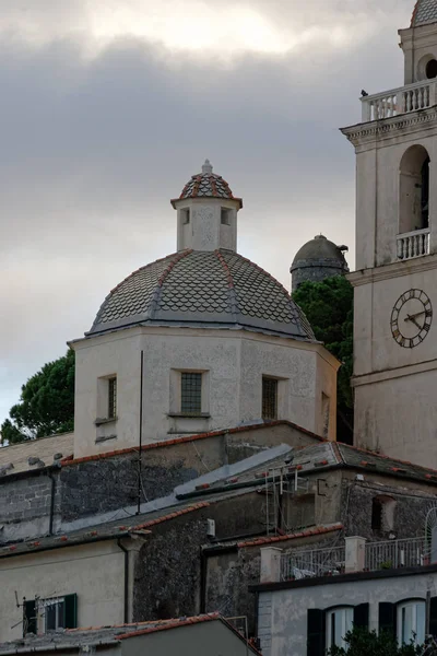 Portovenere bemalte Häuser des malerischen italienischen Dorfes Unesco — Stockfoto