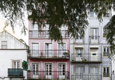 renkli lisbona içinde bina cephe