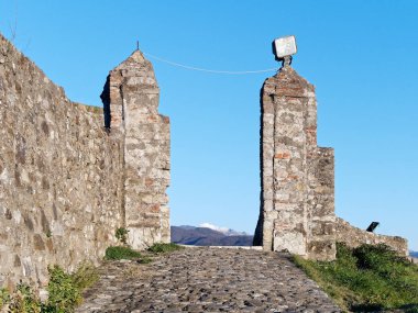 sarzanello Kalesi