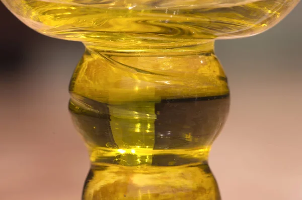 Detalhe de vidro amarelo — Fotografia de Stock