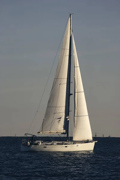 Detalle de velero en el mar — Foto de Stock