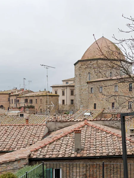 Sehr schöne Aussicht auf Volterra — Stockfoto