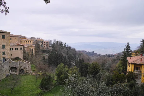 Sehr schöne Aussicht auf Volterra — Stockfoto