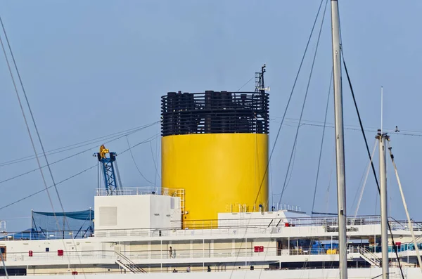 Crucero blanco — Foto de Stock