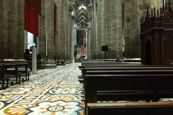 Suchen duomo di milano bedeutet Mailänder Kathedrale in Italien, mit b — Stockfoto