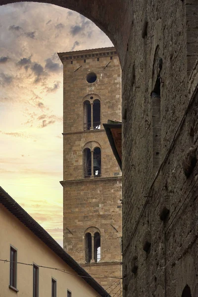 Sehr schöne Aussicht auf Volterra — Stockfoto