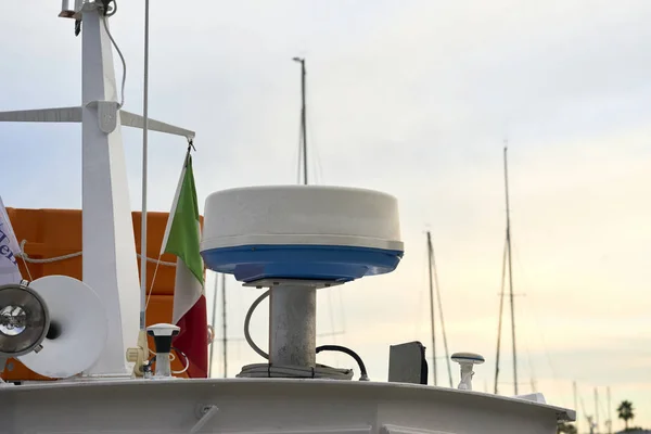 Detalhe de um radar de barco de pesca — Fotografia de Stock