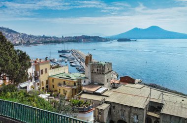 Napoli, İtalya 'daki posillipo manzarası çok güzel.