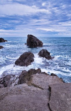 Ligurian kışın kıyı şeridi manzarası