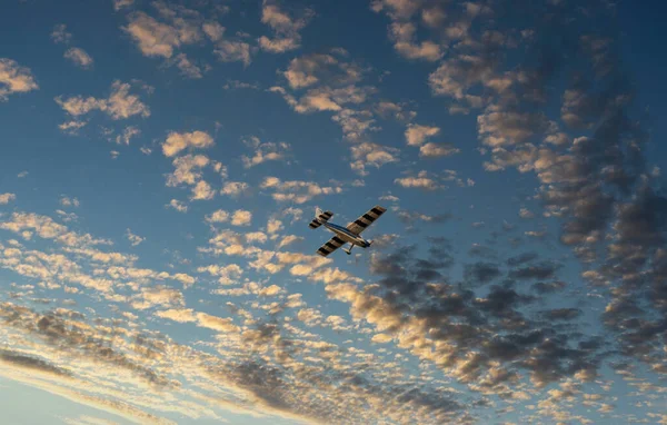 Modelo Avión Muy Agradable Contra Cielo Azul — Foto de Stock