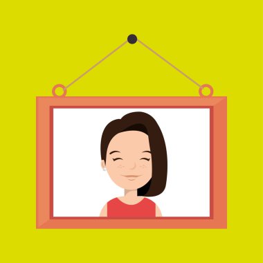 yüz kız çerçeveli resim asılı