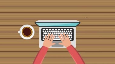 dizüstü kahve Kupası ve boş kağıt kullanarak ele