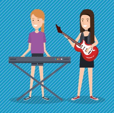 piyano ve gitar oynayan kadınlar ile canlı müzik festivali