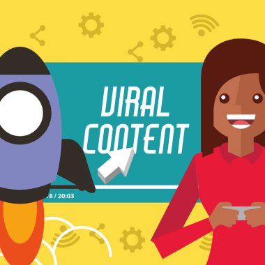 kadın smartphone video viral içeriği ekran başlangıç tutar.