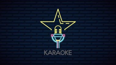 Neon ışıklı karaoke etiketli duvar
