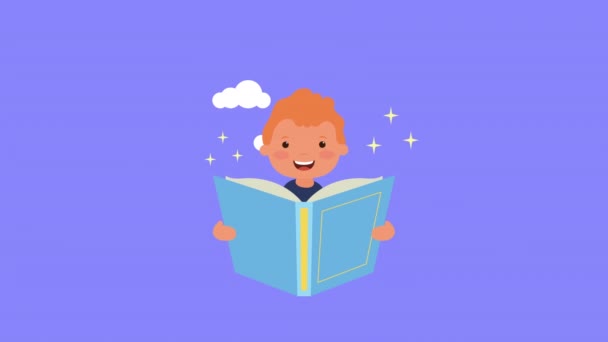 Küçük çocuk kitap karakteri okuyor. — Stok video