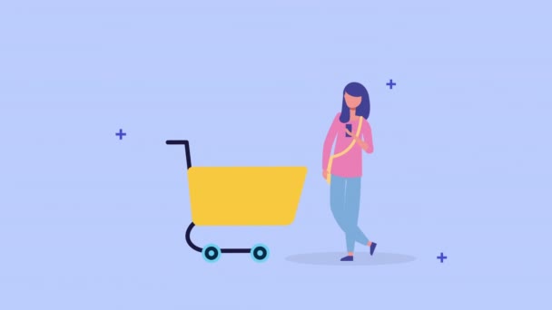Junge Frau benutzt Smartphone mit Einkaufswagen — Stockvideo