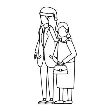 Noel şapkası takan tatlı bir büyükanne ve kızı var.