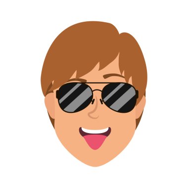 Güneş gözlüklü genç adam.