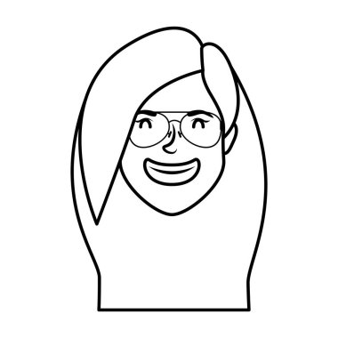 Gözlüklü sevimli genç bir kadın kafası.