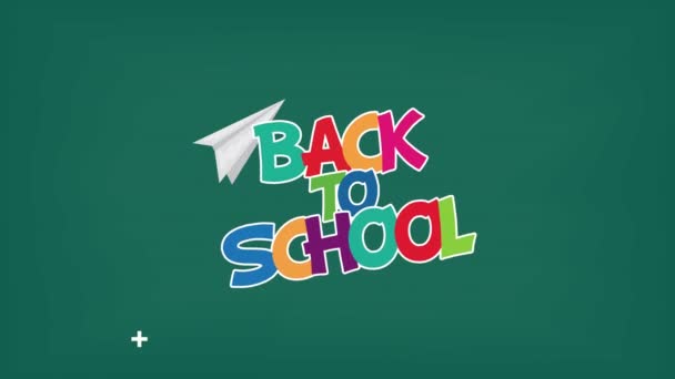 Volver a la temporada escolar con letras y avión de papel — Vídeo de stock