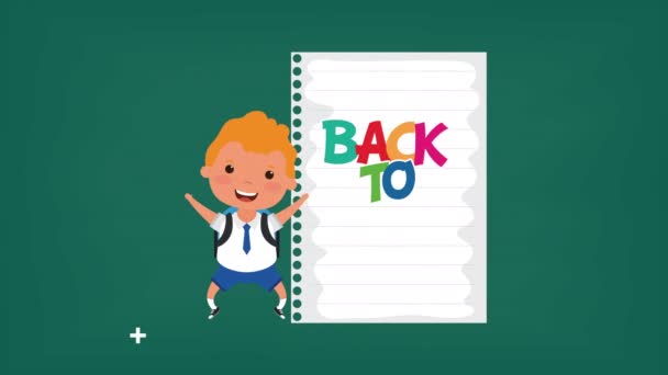 Tillbaka till skolsäsongen med pappersark och pojke — Stockvideo
