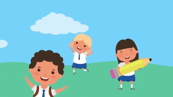 Zpět do školní sezóny s dětmi v parku — Stock video