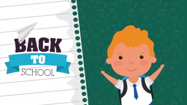 De volta à temporada escolar com menino e folha de papel — Vídeo de Stock