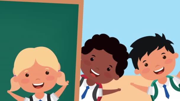 De volta à temporada escolar com crianças inter-raciais — Vídeo de Stock