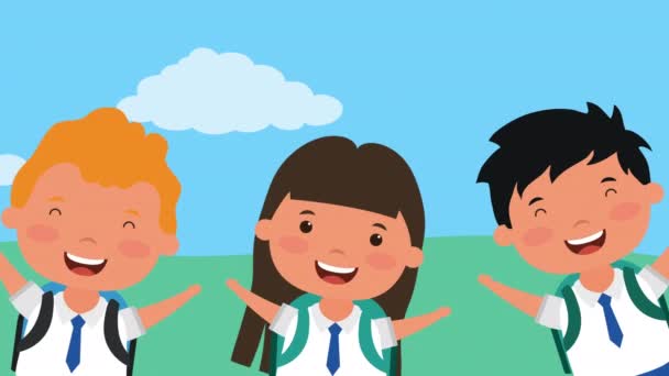 Zpět do školního období s malými dětmi v parku — Stock video
