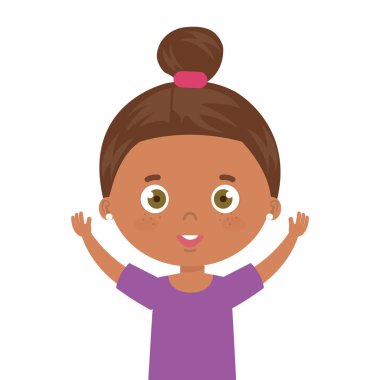 Elleri havada tatlı bir afro kız.