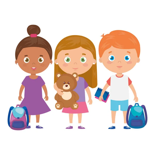 Grupo de crianças pequenas com saco escolar e brinquedos —  Vetores de Stock