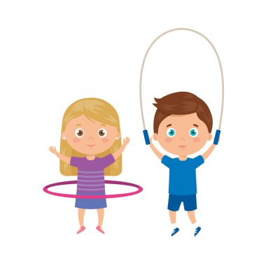 İp atlayıp hula hula yapan şirin çocuklar.