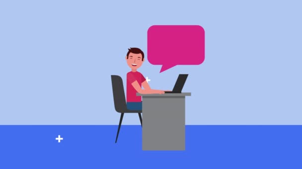 Jeune homme d'affaires travaillant avec un ordinateur portable