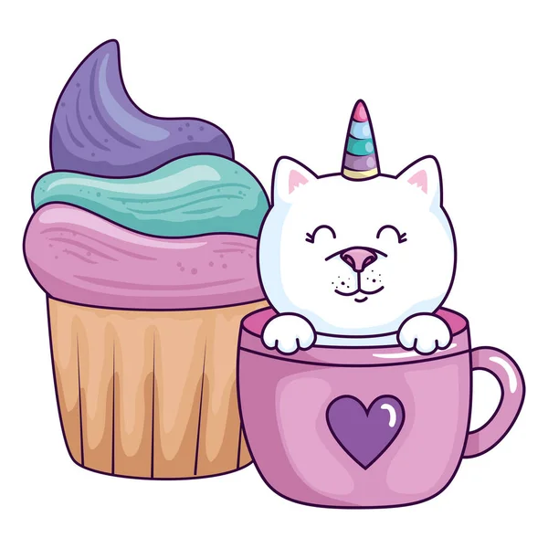 Милий кіт єдинорога фантазія в чашці з кексом — стоковий вектор