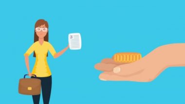 Portföyü ve belgeleri olan genç bir iş kadını.