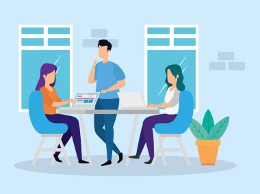 İş yerindeki insanlarla iş birliği sahnesi