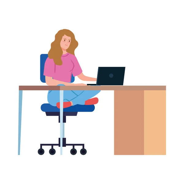 Kobieta pracuje telekomunikacji z laptopem w biurku — Wektor stockowy