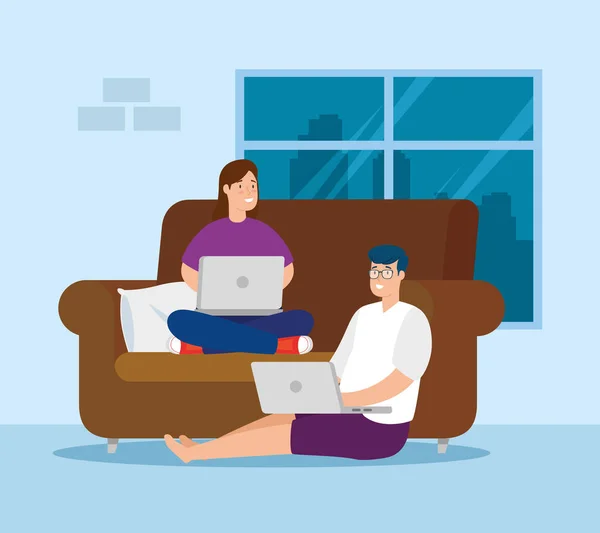 Couple travaillant à la maison avec ordinateur portable et canapé — Image vectorielle