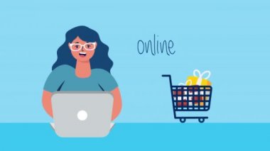 İnternetten alışveriş yapan dizüstü bilgisayarı olan kadın