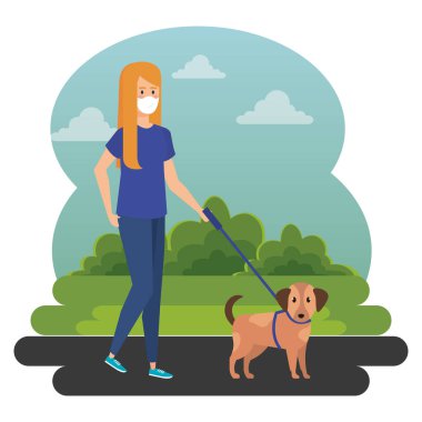 Yüz maskesi ve köpek maskotu olan genç bir kadın.