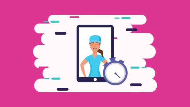 Logistieke vrouwelijke werknemer in smartphone online service — Stockvideo