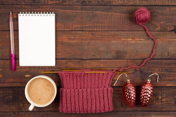 Flatlay background with knitting, coffee and a copyspace — Stock Photo, Image