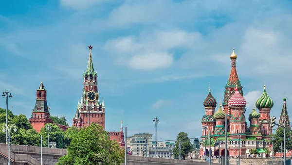 Rusland, Moskou - 14 juli 2017: Uitzicht op het Rode plein van de — Stockfoto