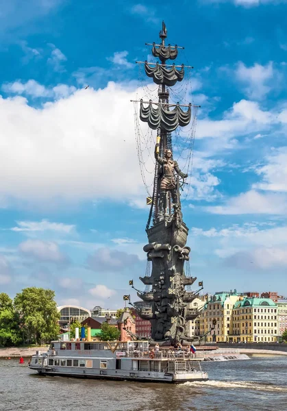 Rusland, Moskou - 14 juli 2017: Monument voor keizer Peter de Gr — Stockfoto