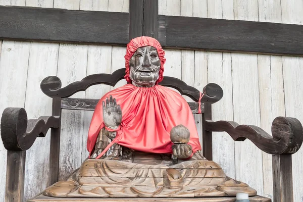 奈良の東大寺近くにあるビンドラ バラダージャ木彫 — ストック写真