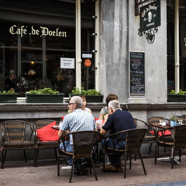Café restaurant w mieście Amsterdam — Zdjęcie stockowe