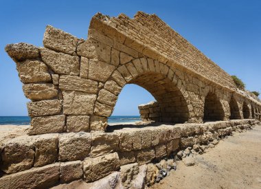 Antik Roma su kemeri mediterra sahilinde ceasarea