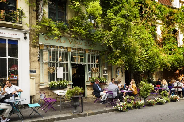 Bistrot au Vieux Parijs in Frankrijk — Stockfoto